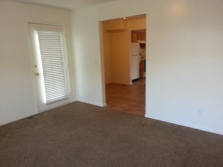 631 E Main St — Photo 5