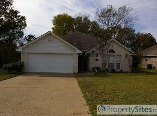 2112 Red River Dr, Bryan, TX 77802