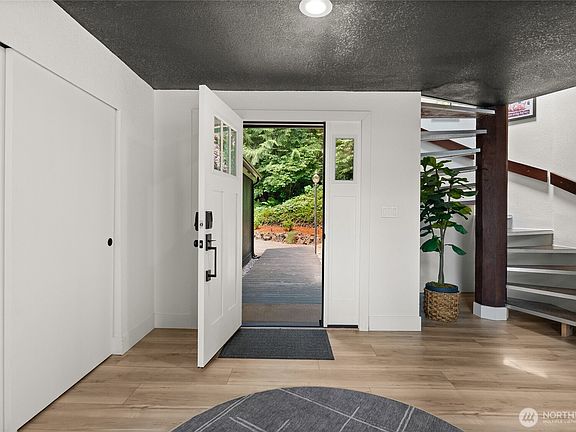 5th image of 6018 53rd Street NW