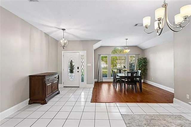321 Westwood Dr — Photo 7