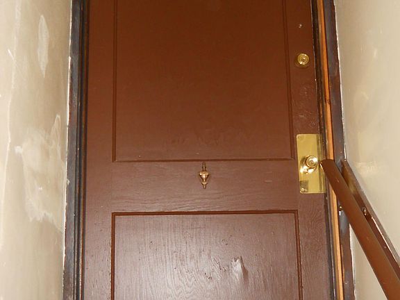 4th image of 553 Stratford Ave #2