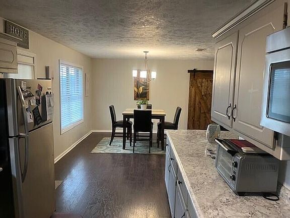 5th image of 72 Colby Ln