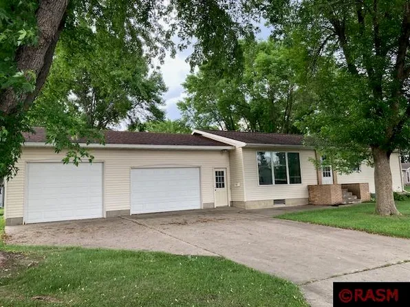 420 Saint Marys St NE, Sleepy Eye, MN 56085