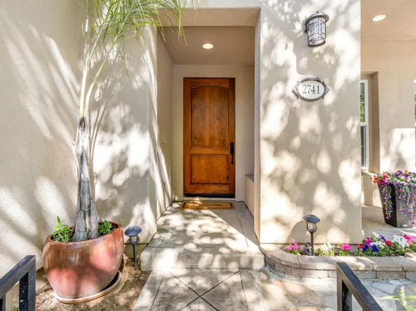 2741 Club Dr, Gilroy, CA 95020