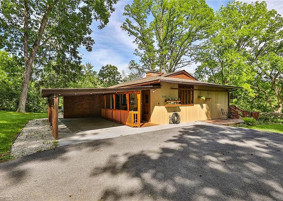 1st image of 205 Bella Vista Dr