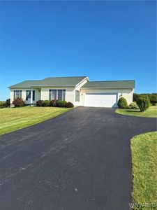 8117 Warner Rd, Le Roy, NY, 14482