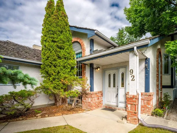 92 SW Scandia Hl NW, Calgary, AB T3L 1T9