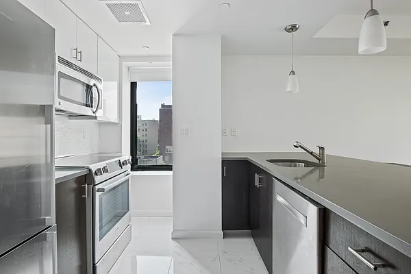 Rented by Compass | media 12