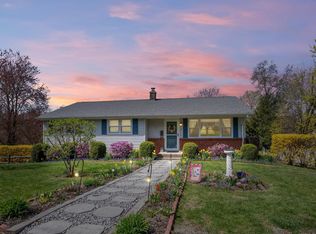 72 Lockwood Dr, Watertown, CT 06795