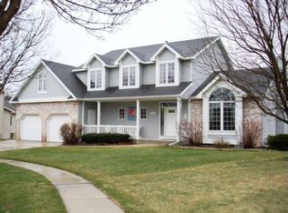 2726 Mayowood Ln SW, Rochester, MN 55902