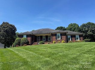 6339 River Front Dr, Harrisburg, NC 28075