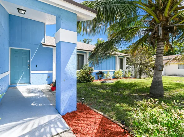767 SE Chaloupe Avenue, Port St Lucie, FL 34983