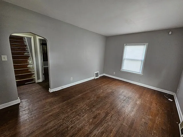 4 bed, 1220 sqft, $1,895 — Photo 3