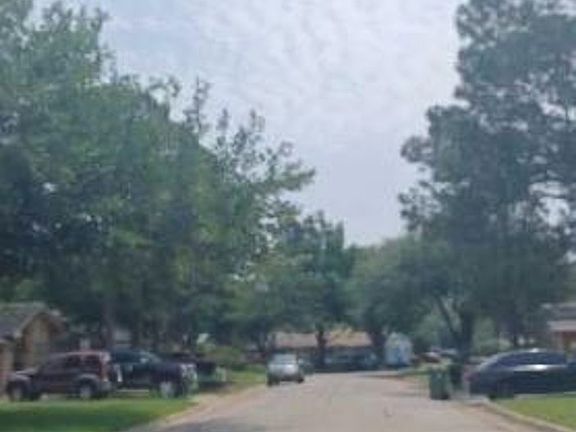 Exterior Neighborhood (street photo)