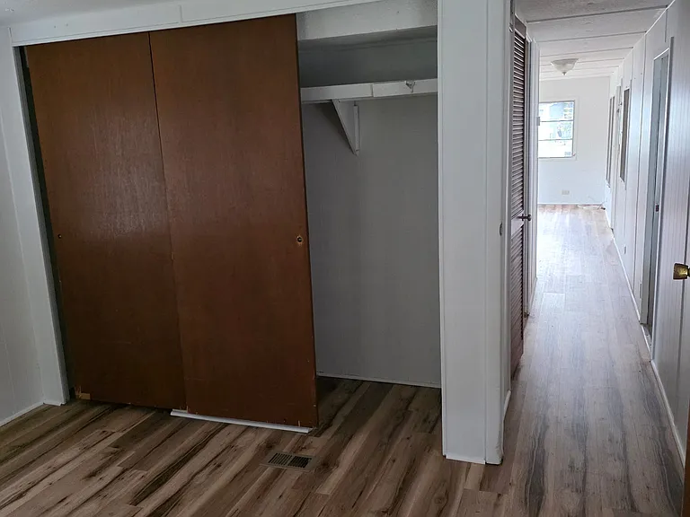 4832 Cottage St — Photo 11