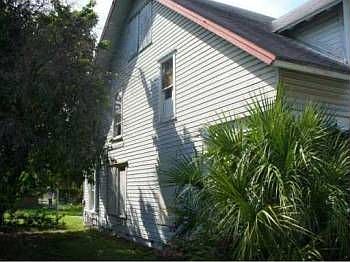 2nd image of 1121 Dr Martin Luther King Jr St S