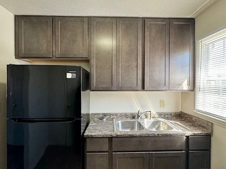 414 Bruce St #2 — Photo 5