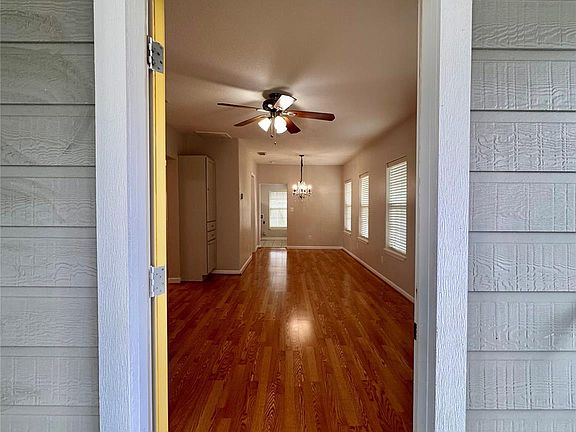 4th image of 805 Tabor St