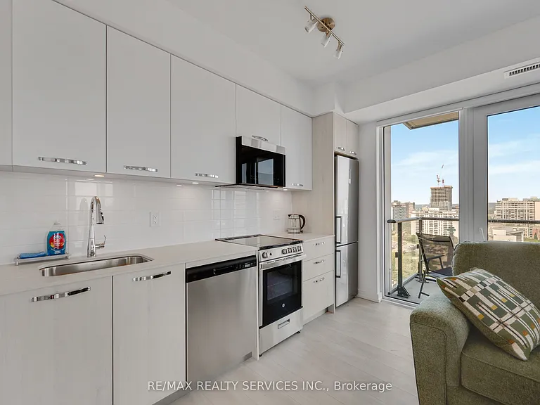 75 James St S #1902 — Photo 22