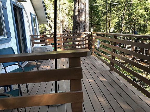 Private balcony up in the trees.