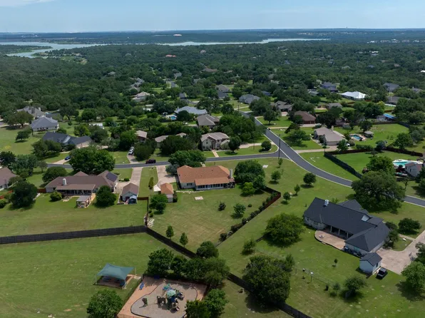 101 Lakeview Ln, Georgetown, TX 78633