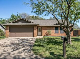 5905 Willow View Dr, Arlington, TX 76017