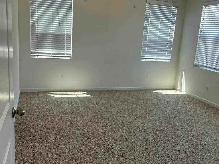 933 Winchell Way W — Photo 7