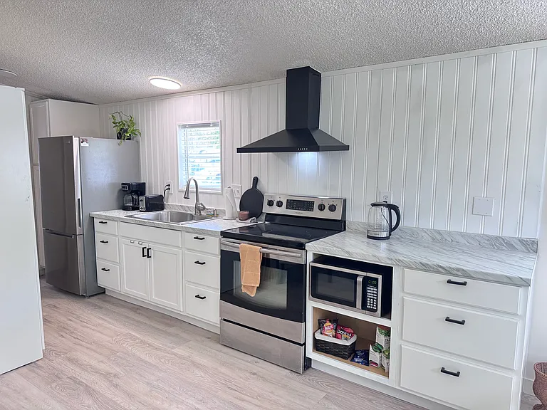 1300 N River Rd #C187 — Photo 16