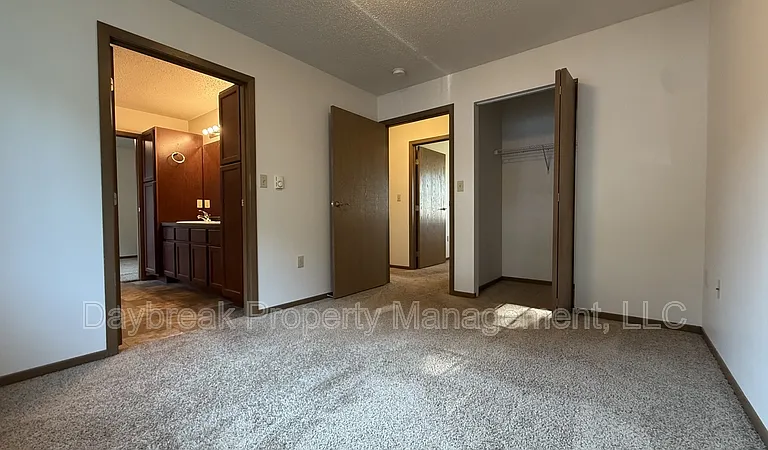 317 16th St S #4 — Photo 14