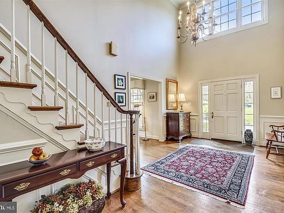 3rd image of 5904 Moss Wood Ln
