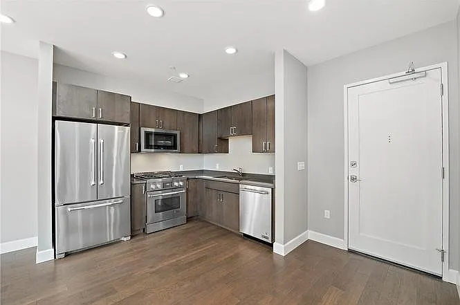 350 Oliver Ave #806 — Photo 15