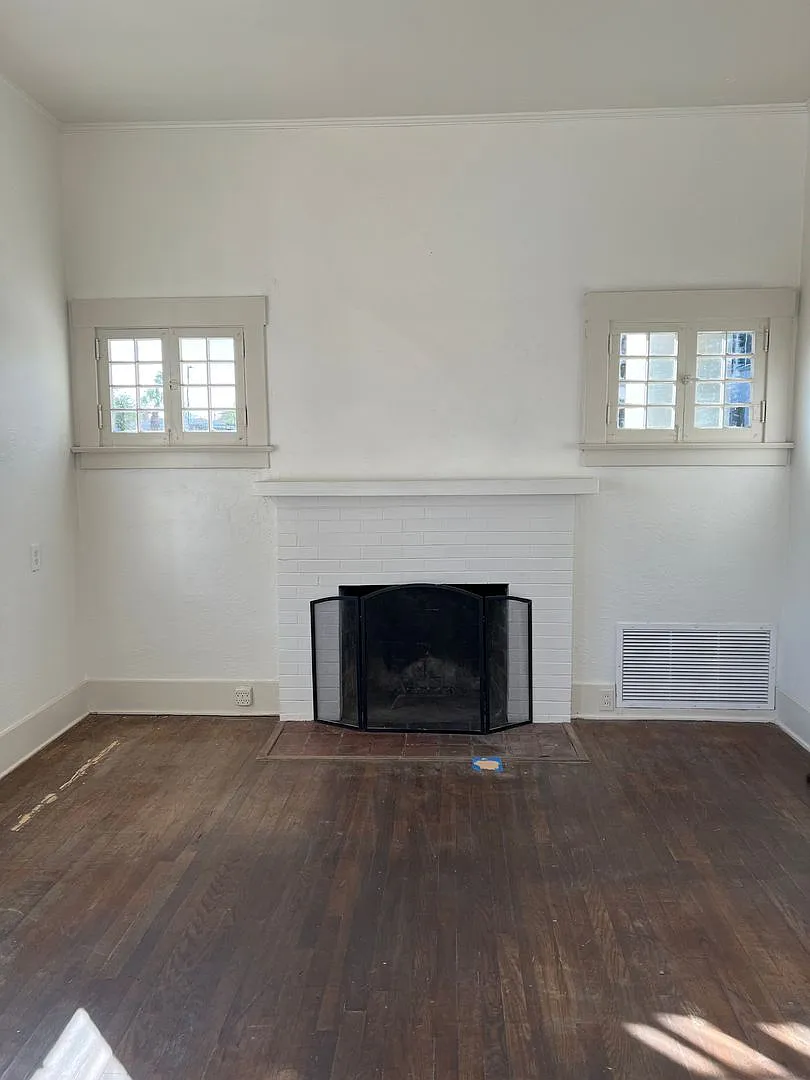 2 Bed 1 Bath House — Photo 3