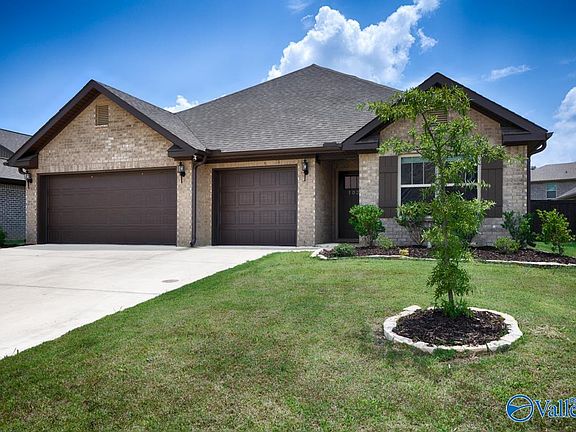 3rd image of 102 Barlow Way