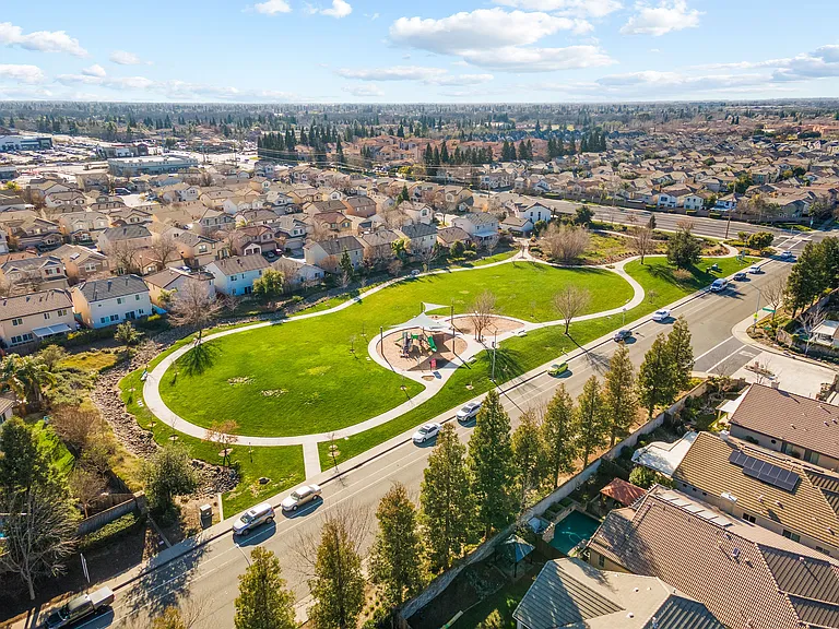 1588 Quails Nest St — Photo 33