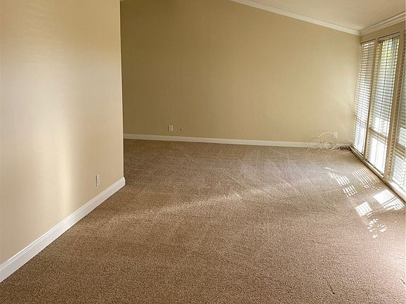 4th image of 3352 Rowena Dr