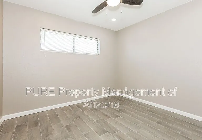 100 W Gary Dr #C — Photo 11
