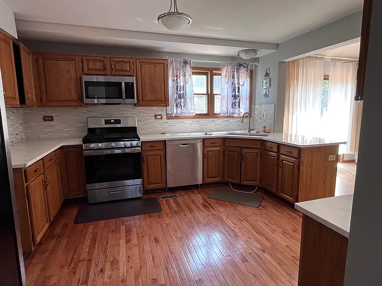 1010 N Ashbury Ave — Photo 5