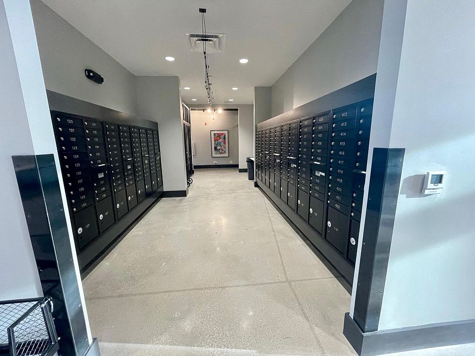 2nd image of 1400 Main St #8s1df90ub