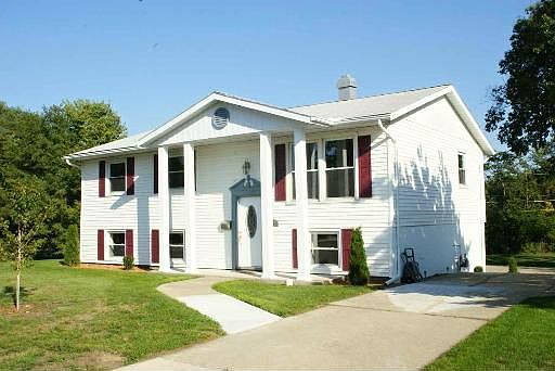 1st image of 429 Mooseheart Dr