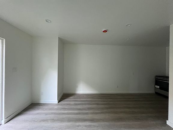 2nd image of 1162 N Poinsettia Pl #1162