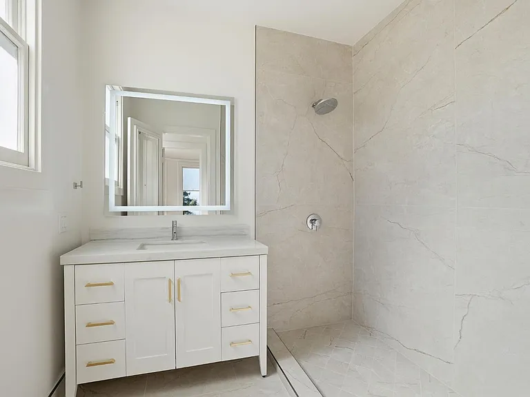172 Bella Vista Ave #A — Photo 53