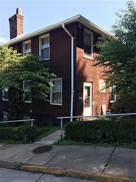 2nd image of 100 Clara St