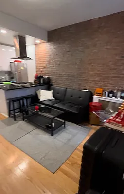 Rented by Bond New York | media 9