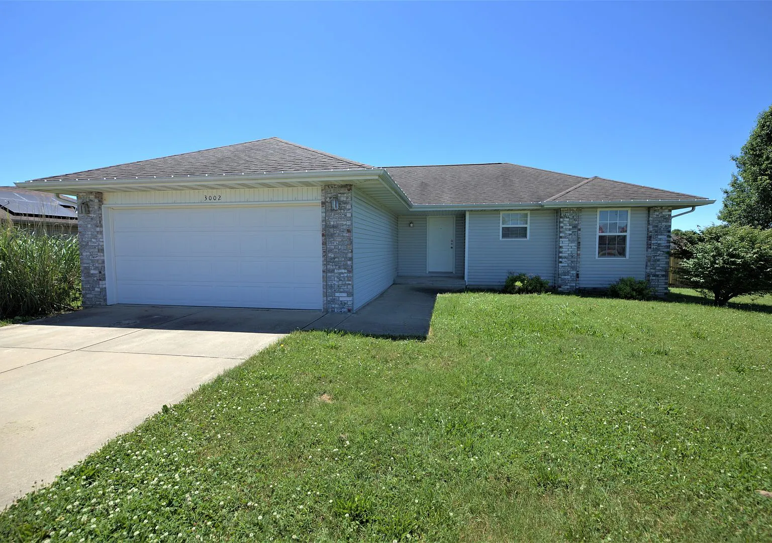 3 Bedroom in a Convenient Location — Photo 1