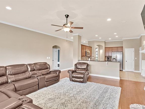 3rd image of 2501 Prairie Moss Dr