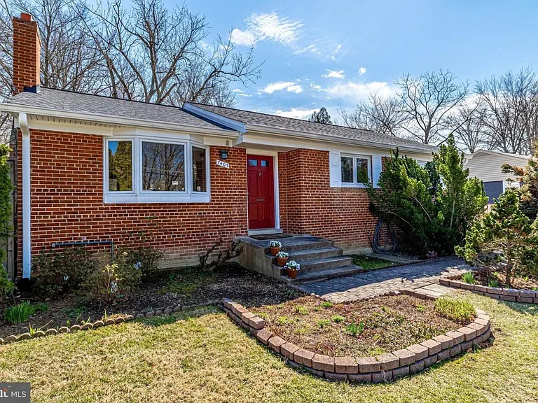 7403 Essex Ave — Photo 8