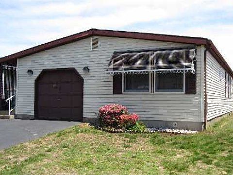 1st image of 78 Village Cir W