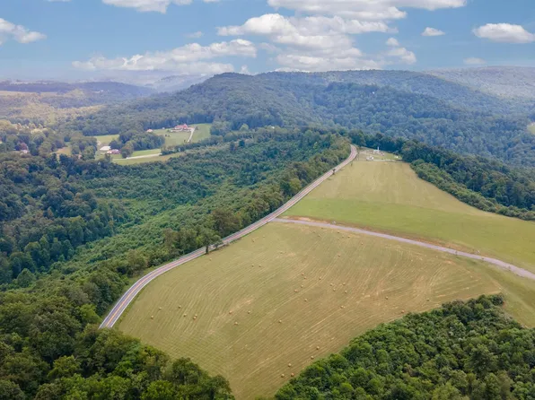 2536A Halleck Rd, Morgantown, WV 26508