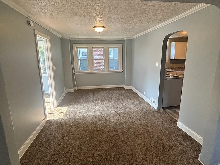 1163 Pondview Ave — Photo 8