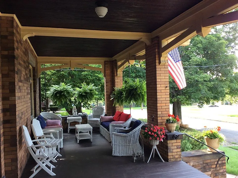 Front Porch Right - 307 E Edison Ave